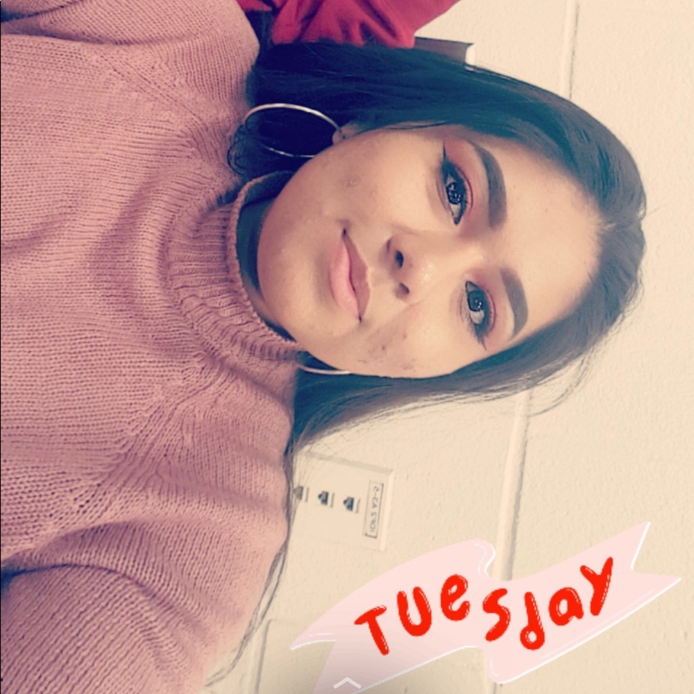 Meet your Posher, Myriam
